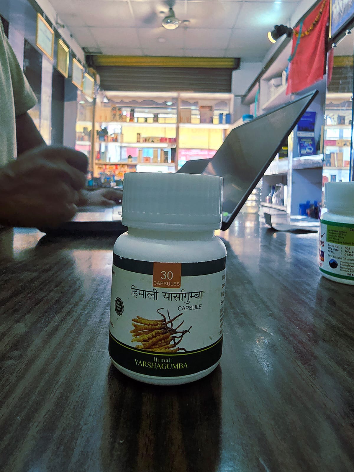 himali yarshagumba herbal capsule  for 30 pics